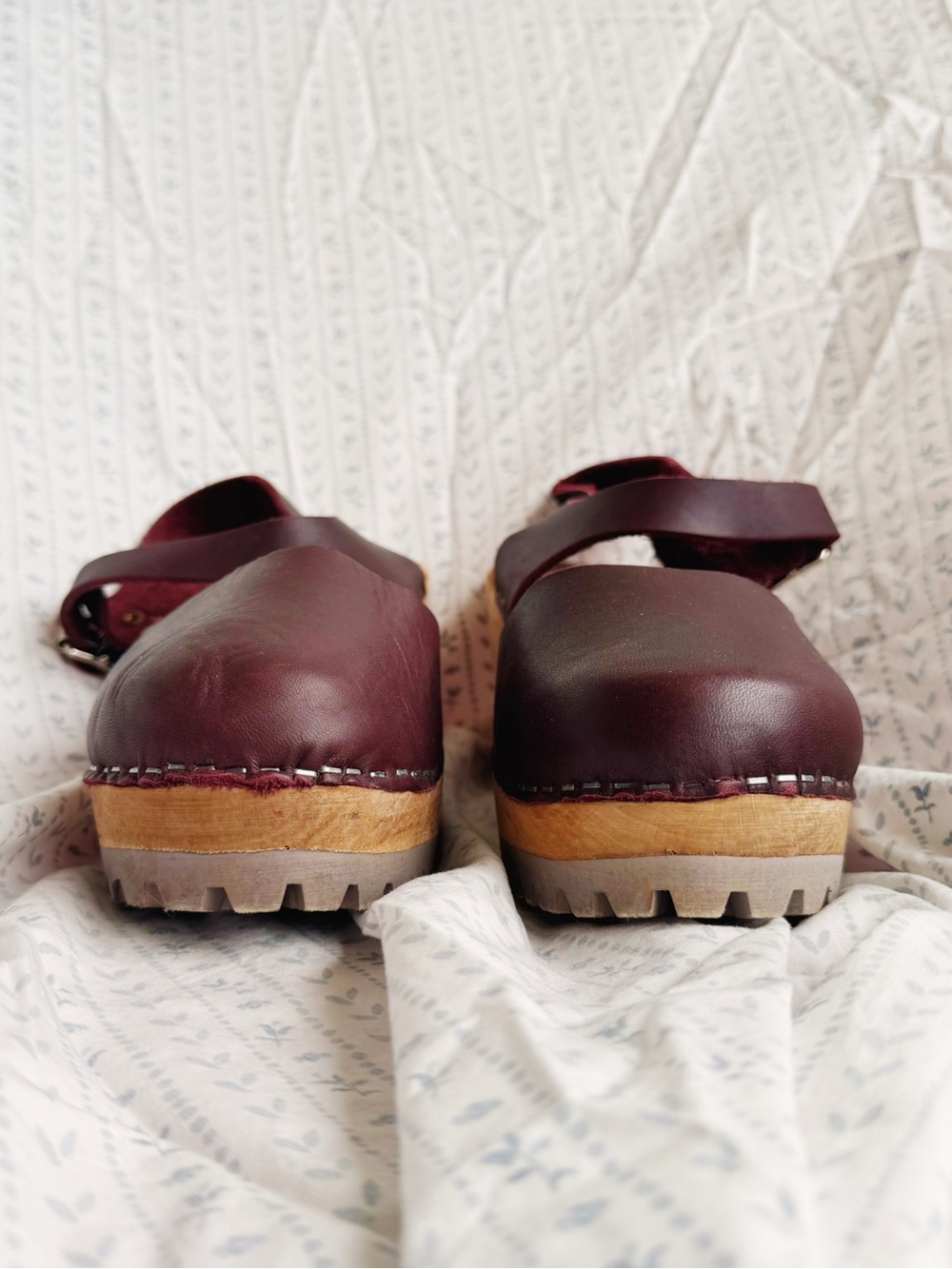 MIA Abba Burgundy Leather Platform Clogs Sandals Swedish Wood Heel Size 39 - Picture 4 of 7